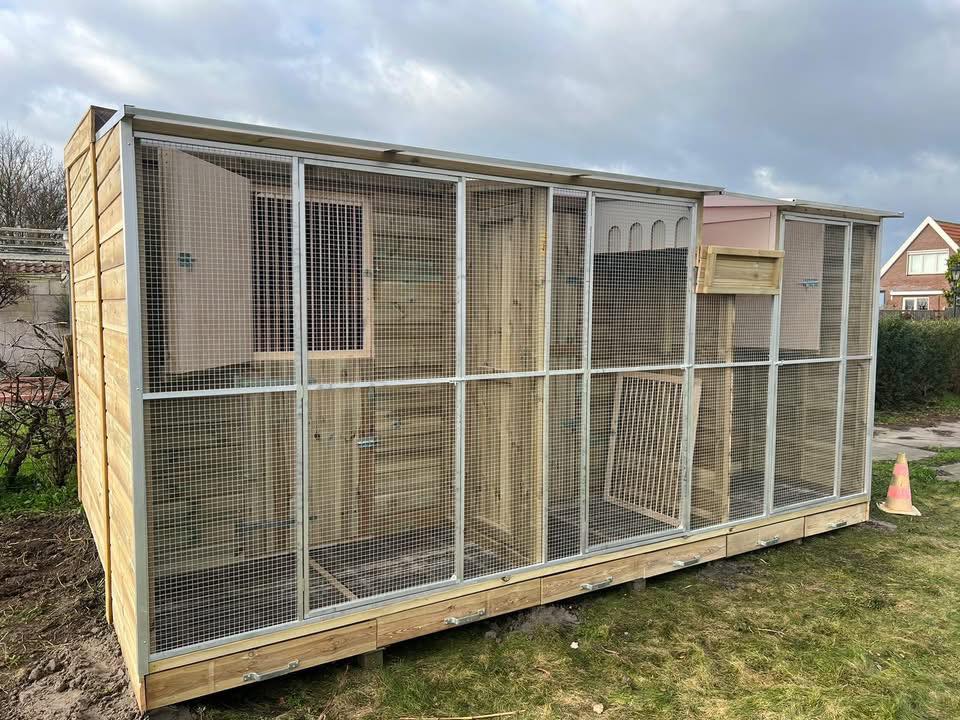 Bijgebouw vanaf de tegelvloer